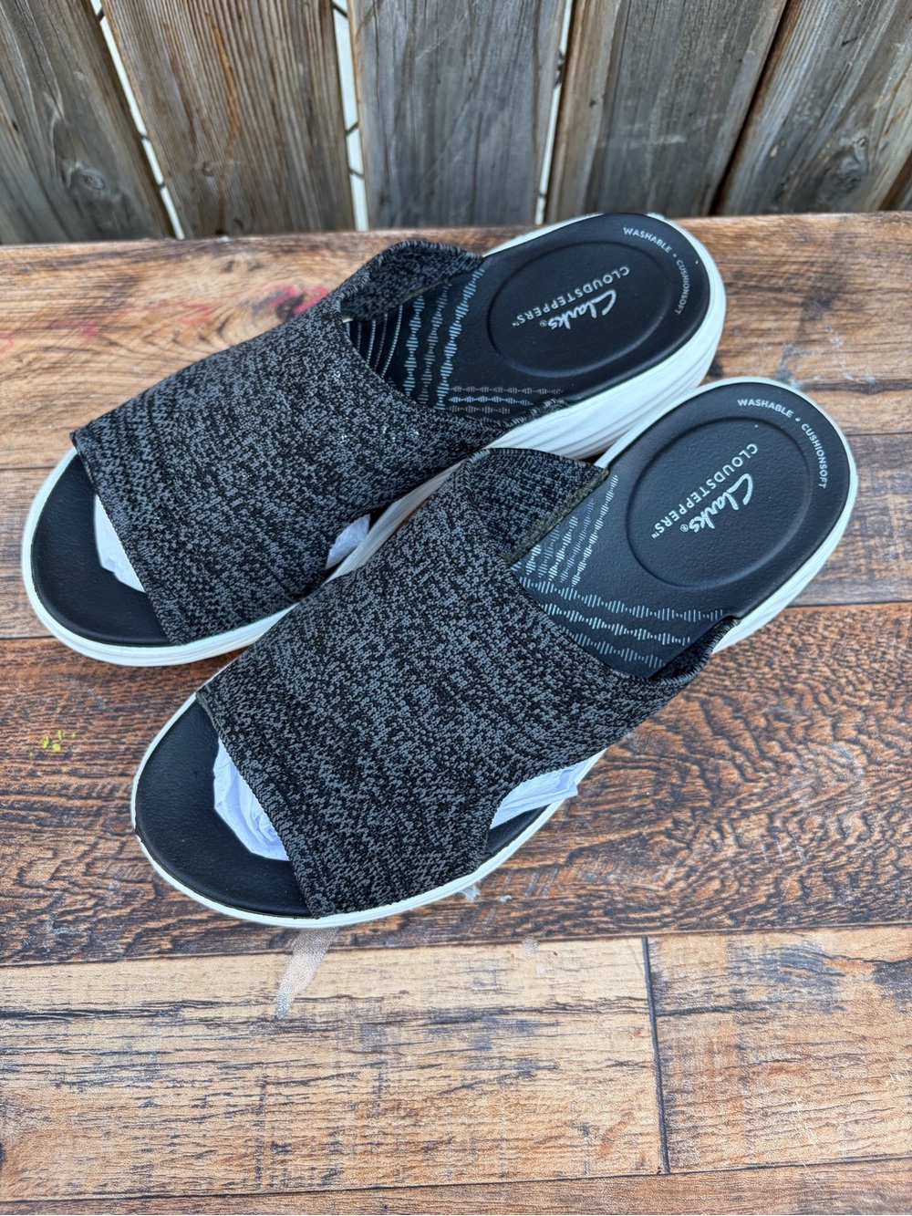 Clarks Black Knit Slip-On Platform Mules Women’s Size 7.5 - Picture 2 of 15